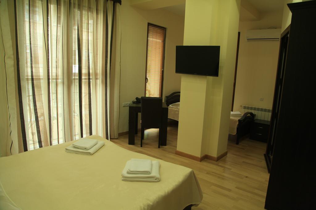 Daniel Boutique Hotel Ереван Екстериор снимка