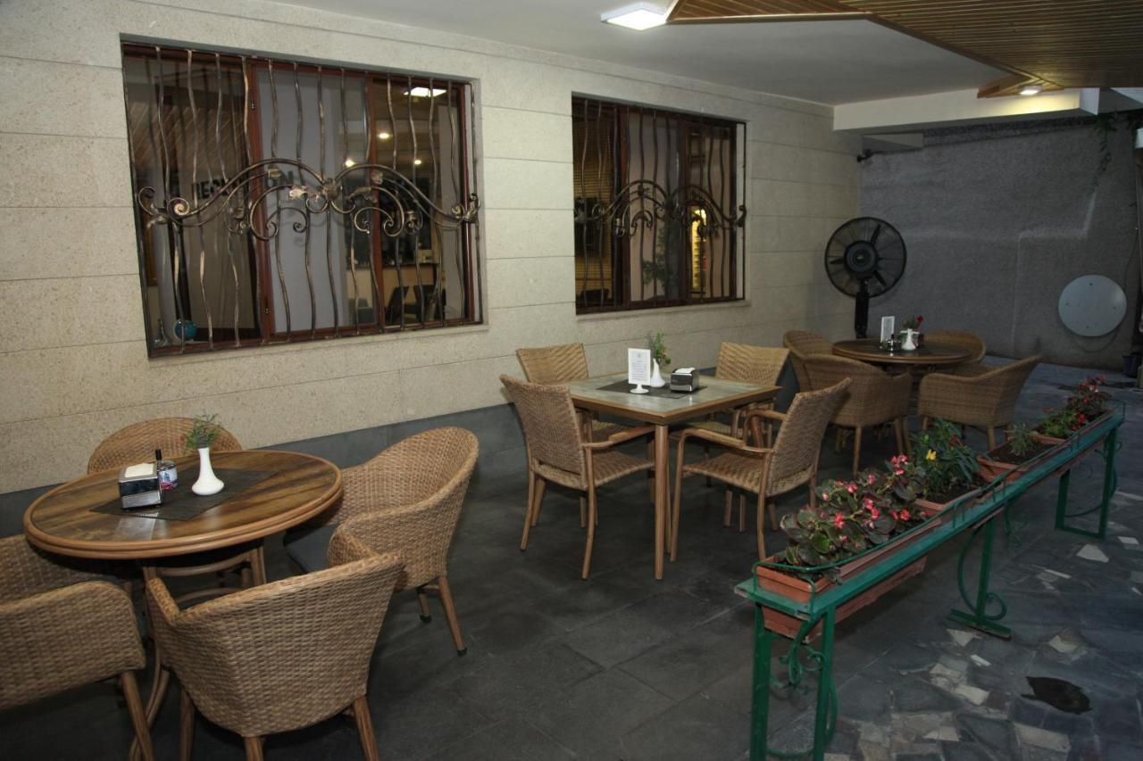 Daniel Boutique Hotel Ереван Екстериор снимка