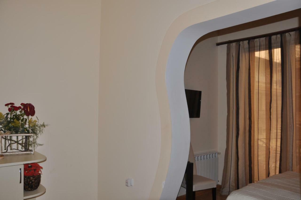 Daniel Boutique Hotel Ереван Екстериор снимка